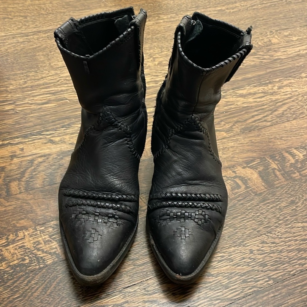 Isabel Marant western ankle boots, side zips, black leather, EU 39.